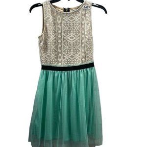 Lots of love women/junior dress size 3 color cream green